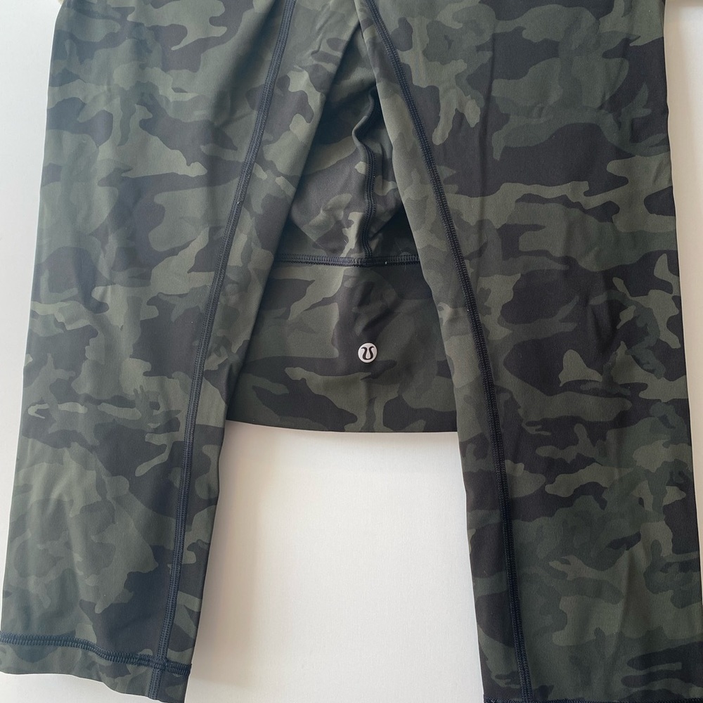 Lululemon 3/4 length camo size 6